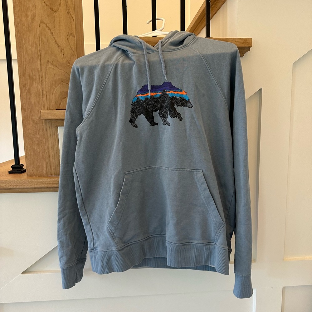 Patagonia sweater size medium gray